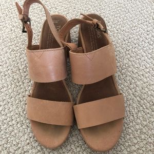 TOMS tan heels
